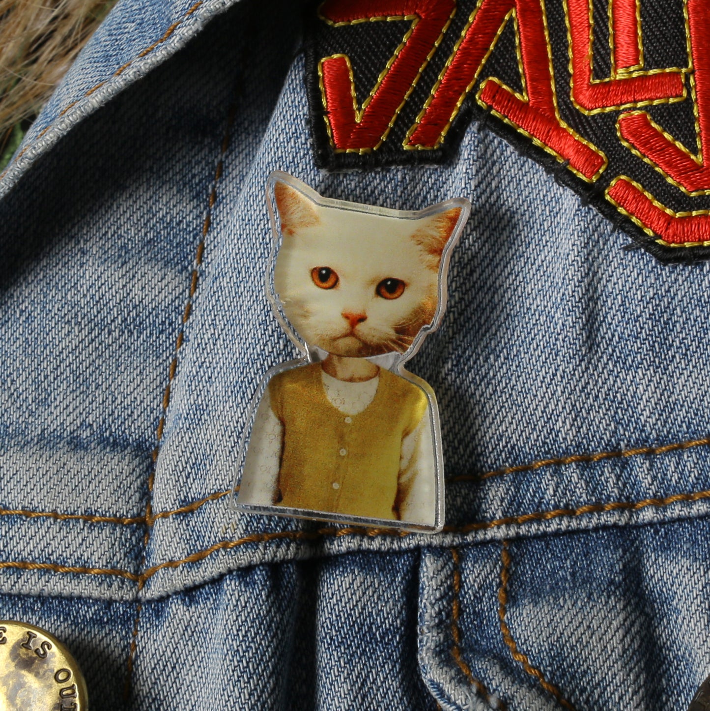 MUSTARD TANK PIN BADGE