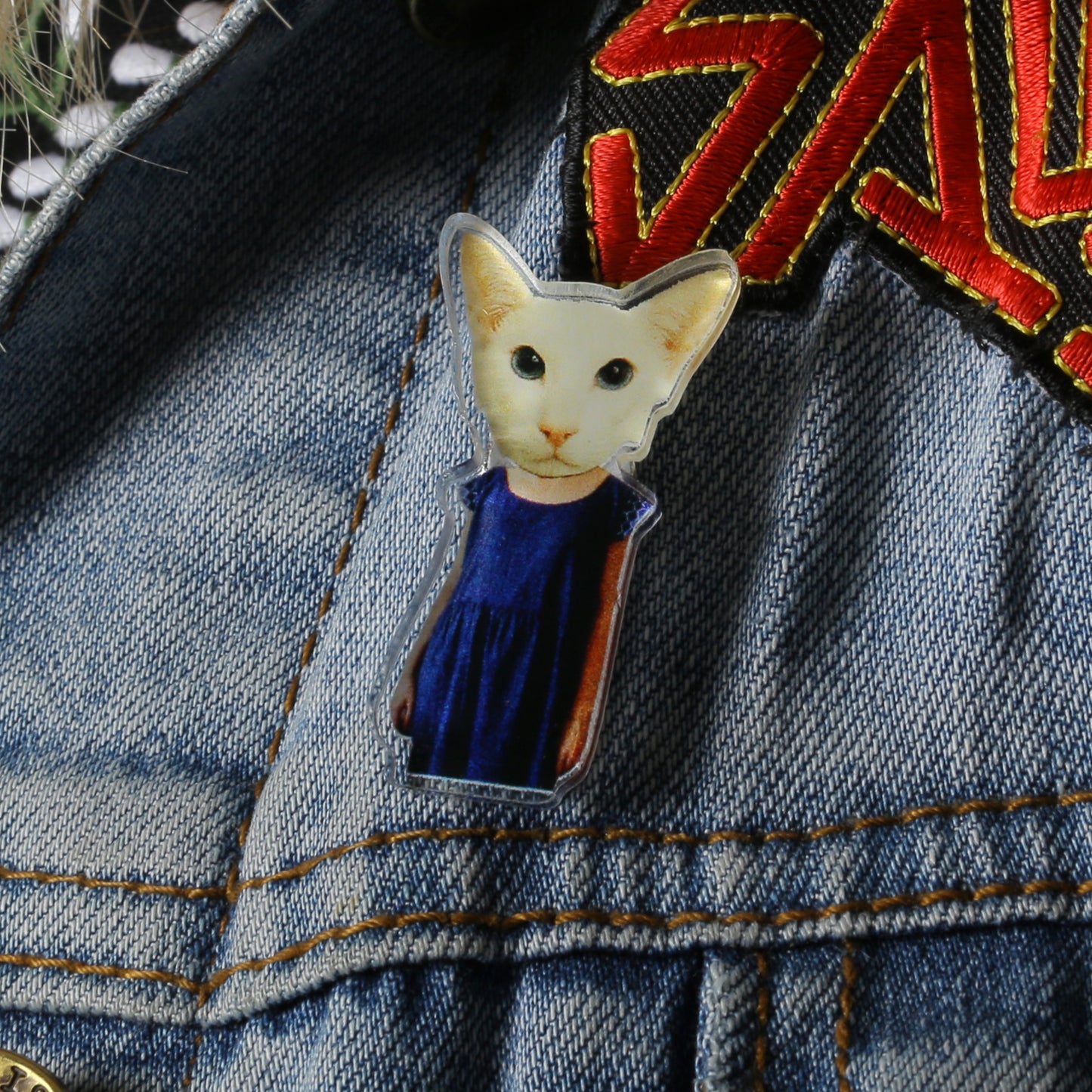OLD BLUE EYES PIN BADGE