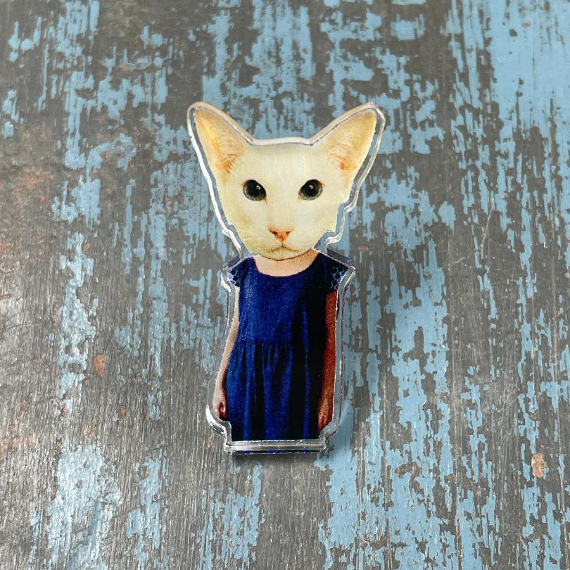 OLD BLUE EYES PIN BADGE